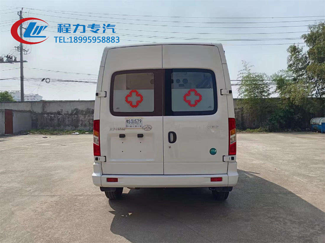大通V80短轴救护车（柴油）