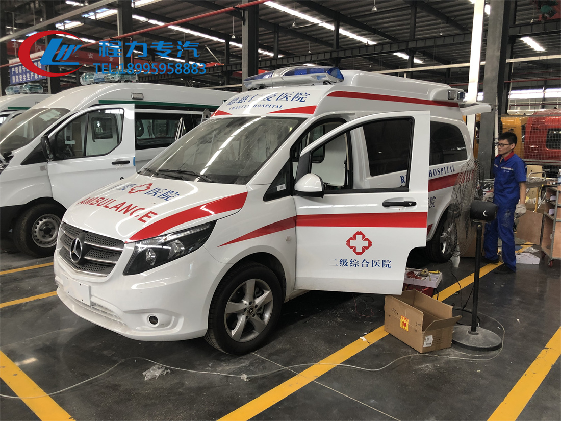 奔驰威霆救护车（汽油）
