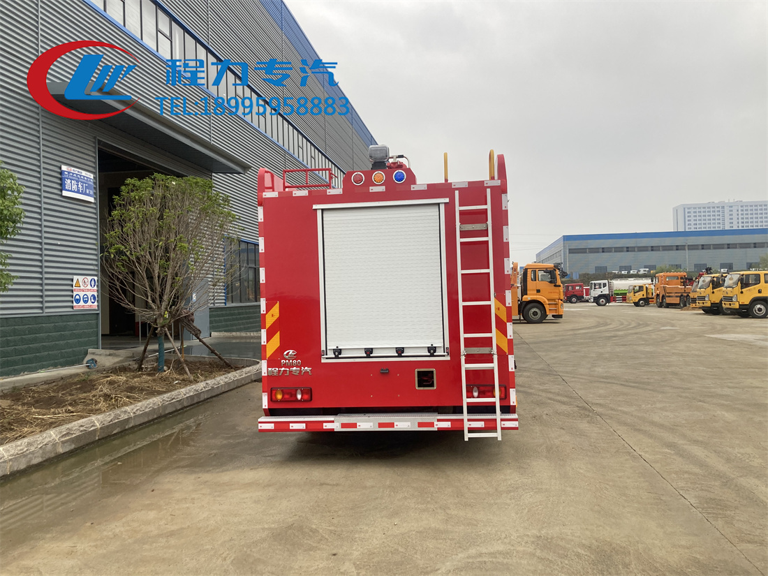 东风7.7吨水罐/泡沫消防车