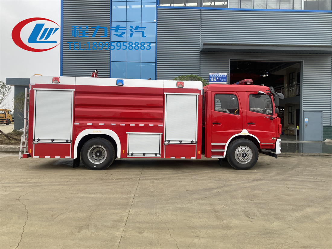 东风7.7吨水罐/泡沫消防车