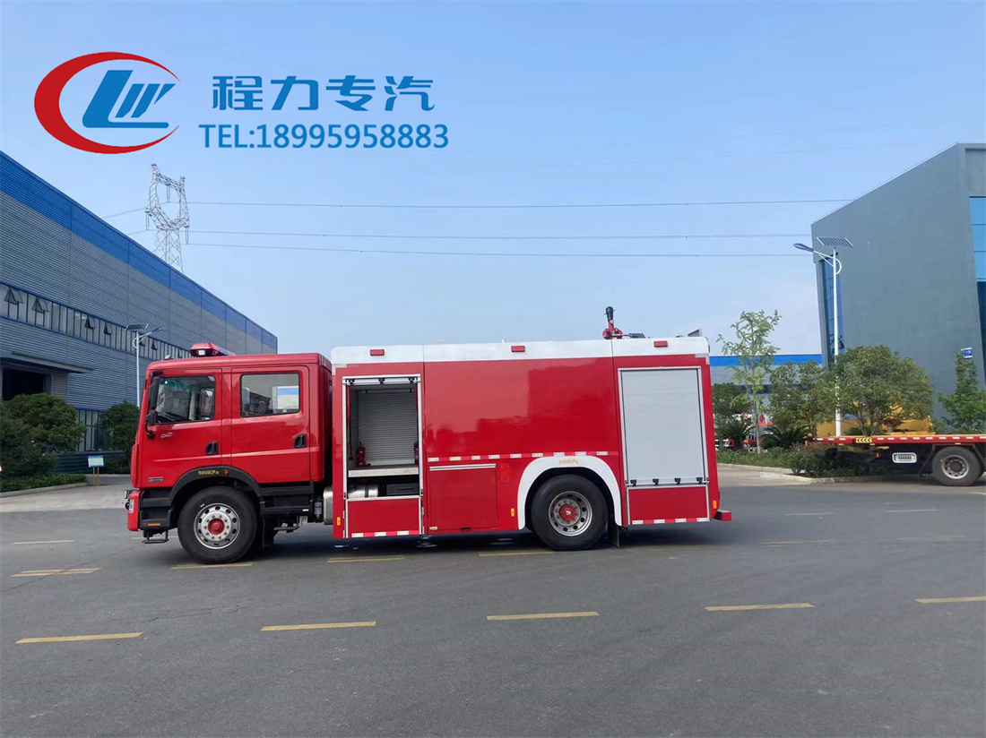 东风6吨水罐/泡沫消防车