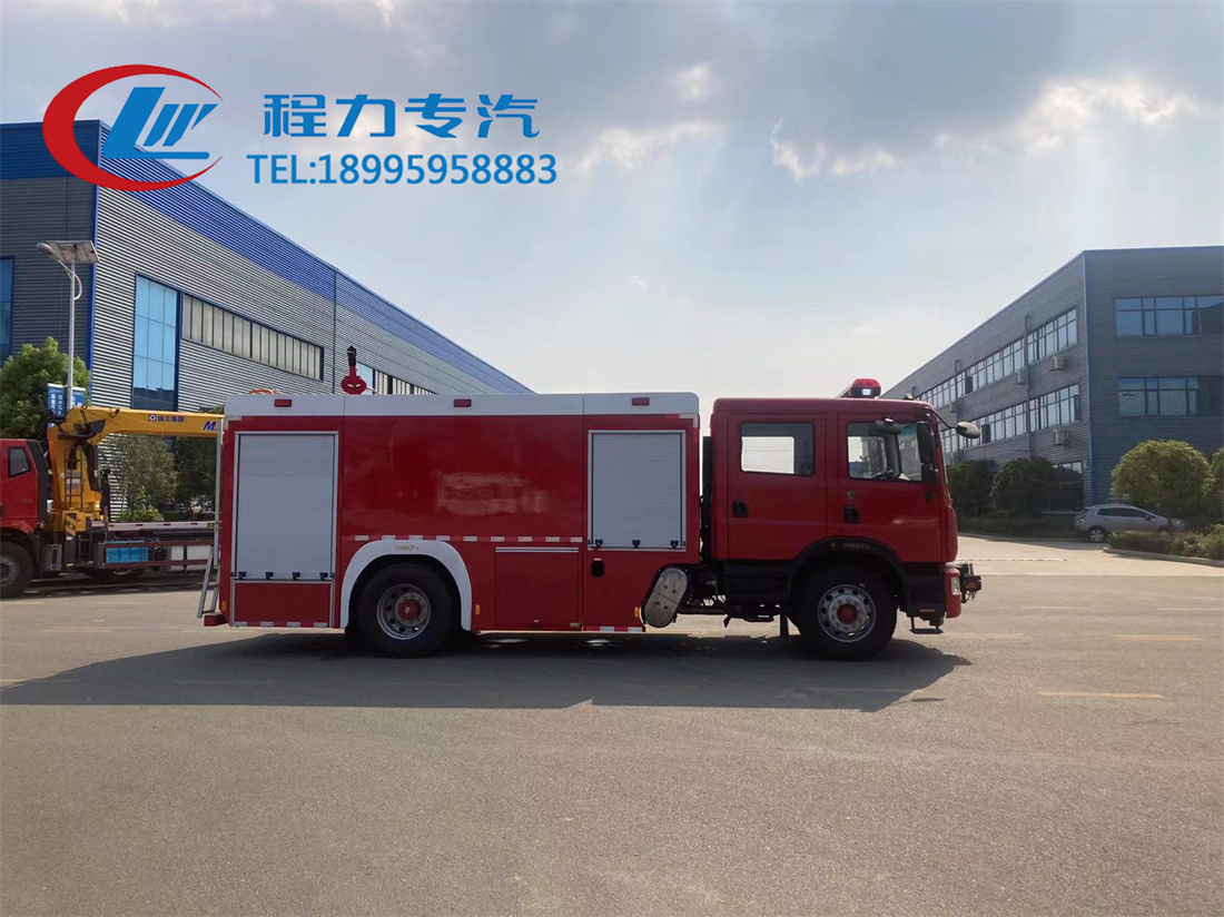 东风6吨水罐/泡沫消防车