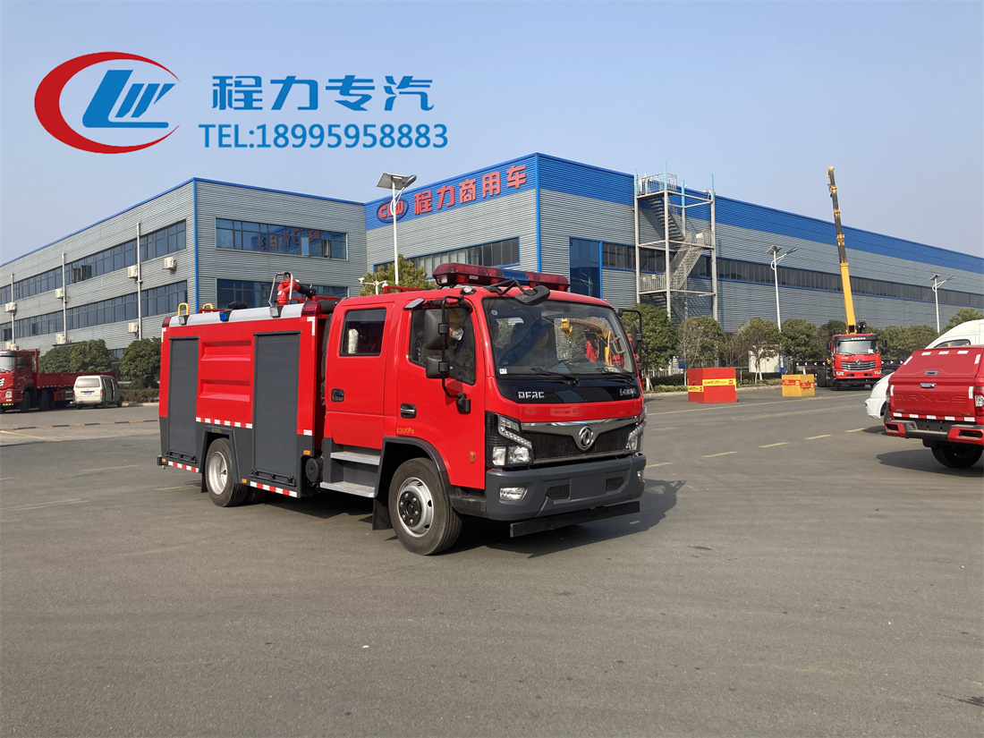 东风5吨水罐/泡沫消防车