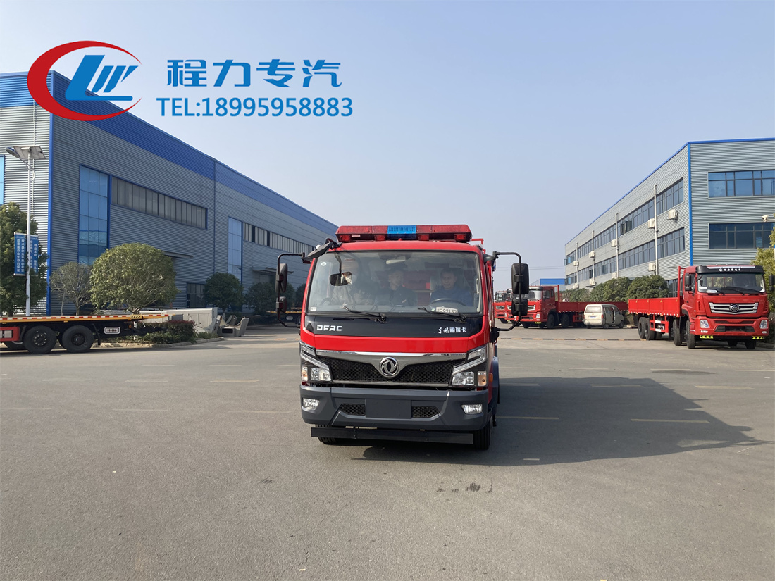 东风5吨水罐/泡沫消防车