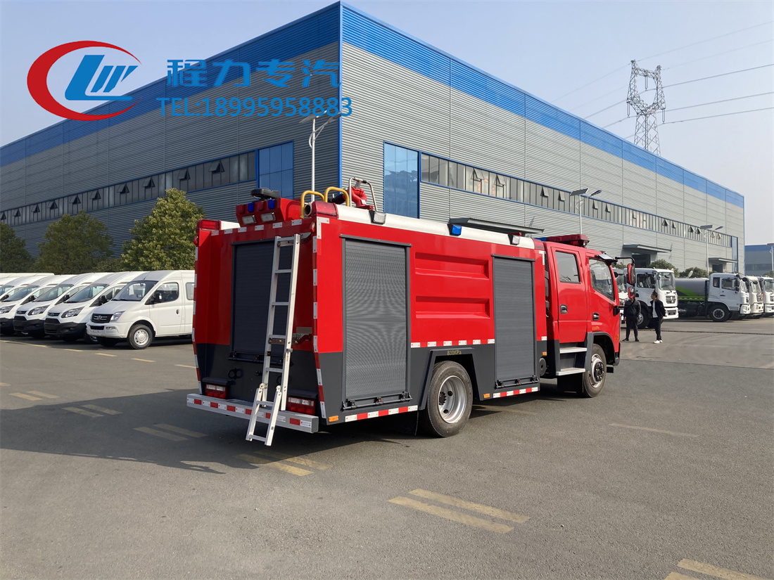 东风5吨水罐/泡沫消防车