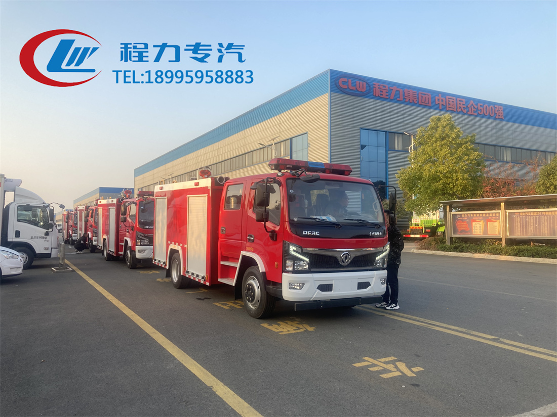 东风4吨水罐/泡沫消防车