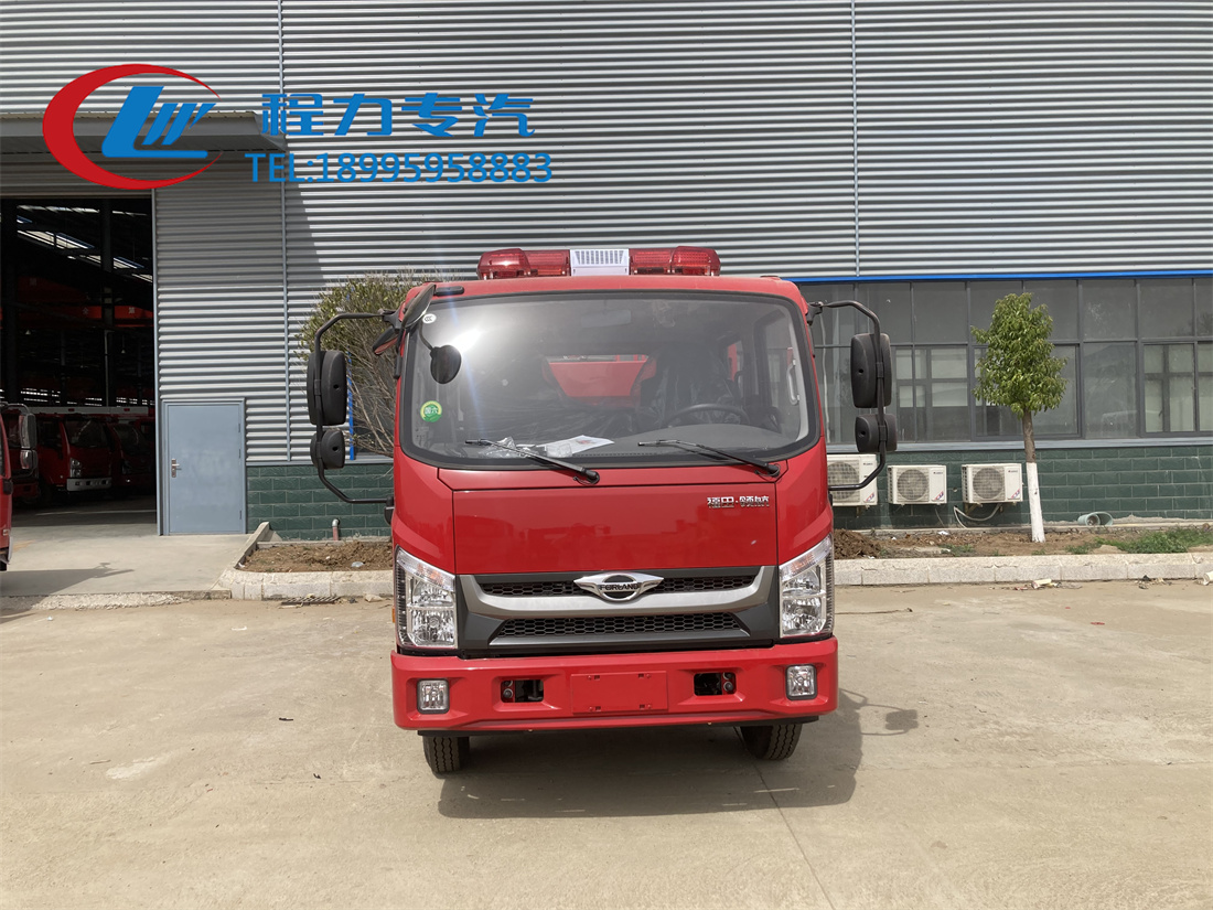 福田2.6吨水罐消防车
