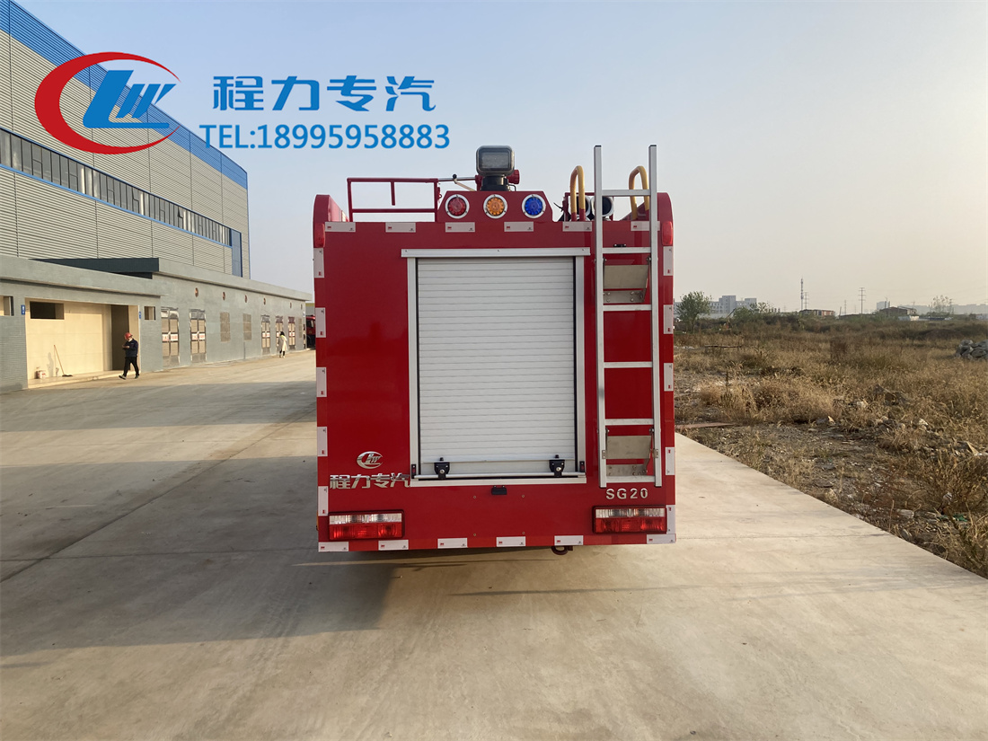 东风2吨水罐消防车