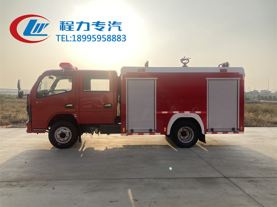 东风2吨水罐消防车