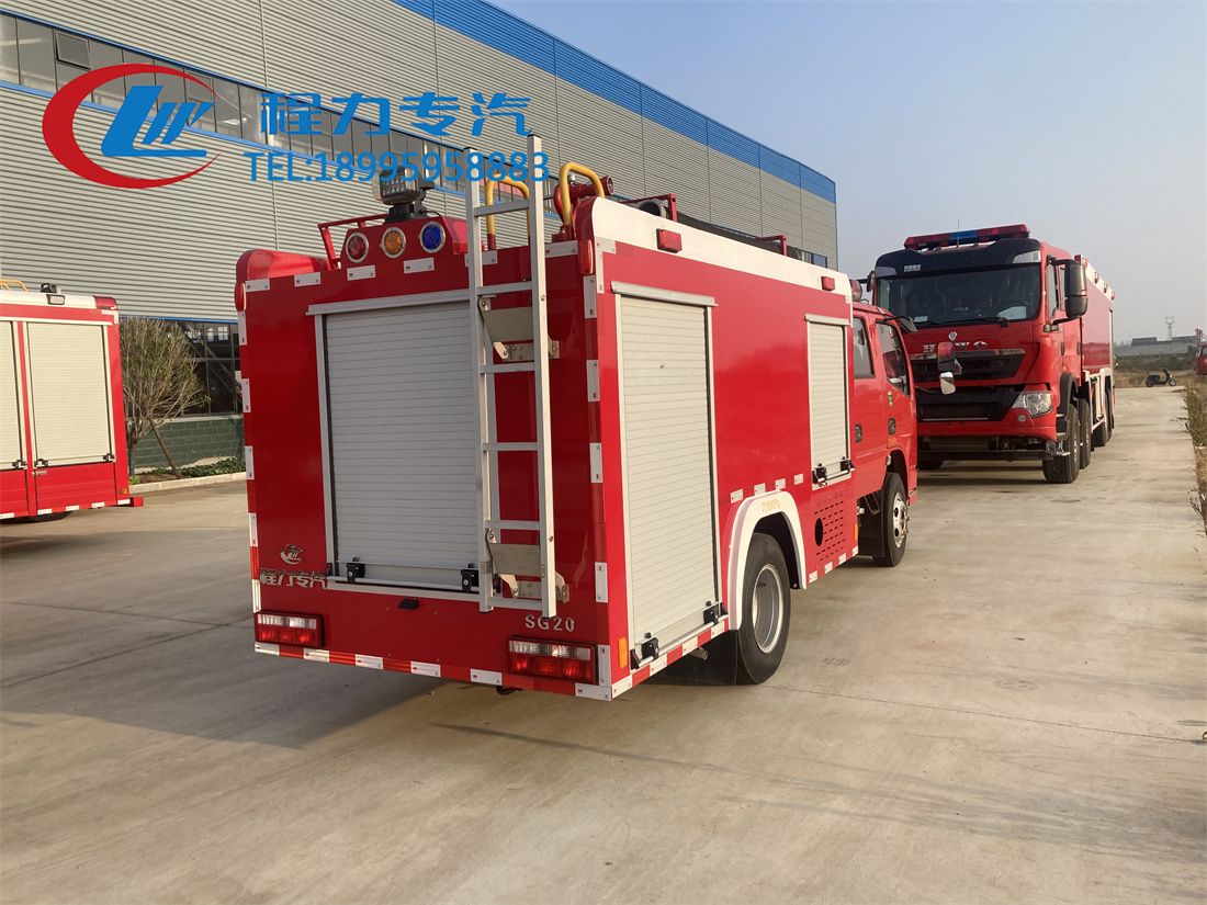 东风2吨水罐消防车