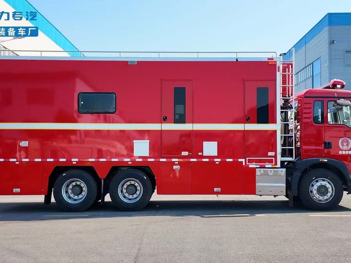 豪沃淋浴车（8人）