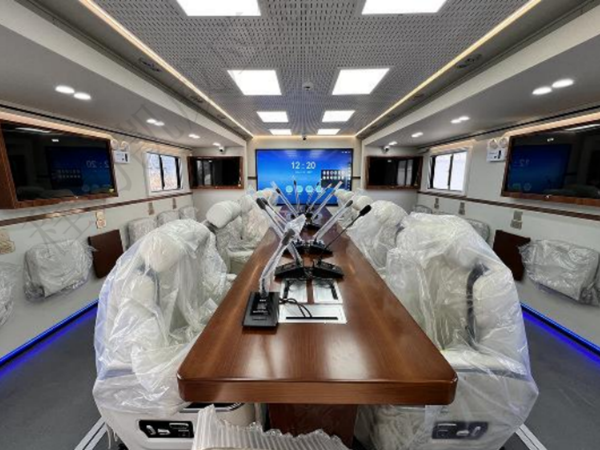 豪沃通信消防指挥车