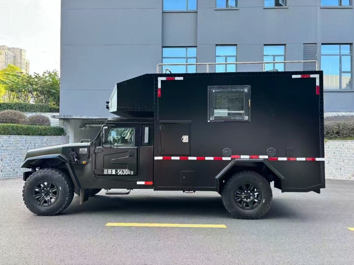 东风猛士指挥车