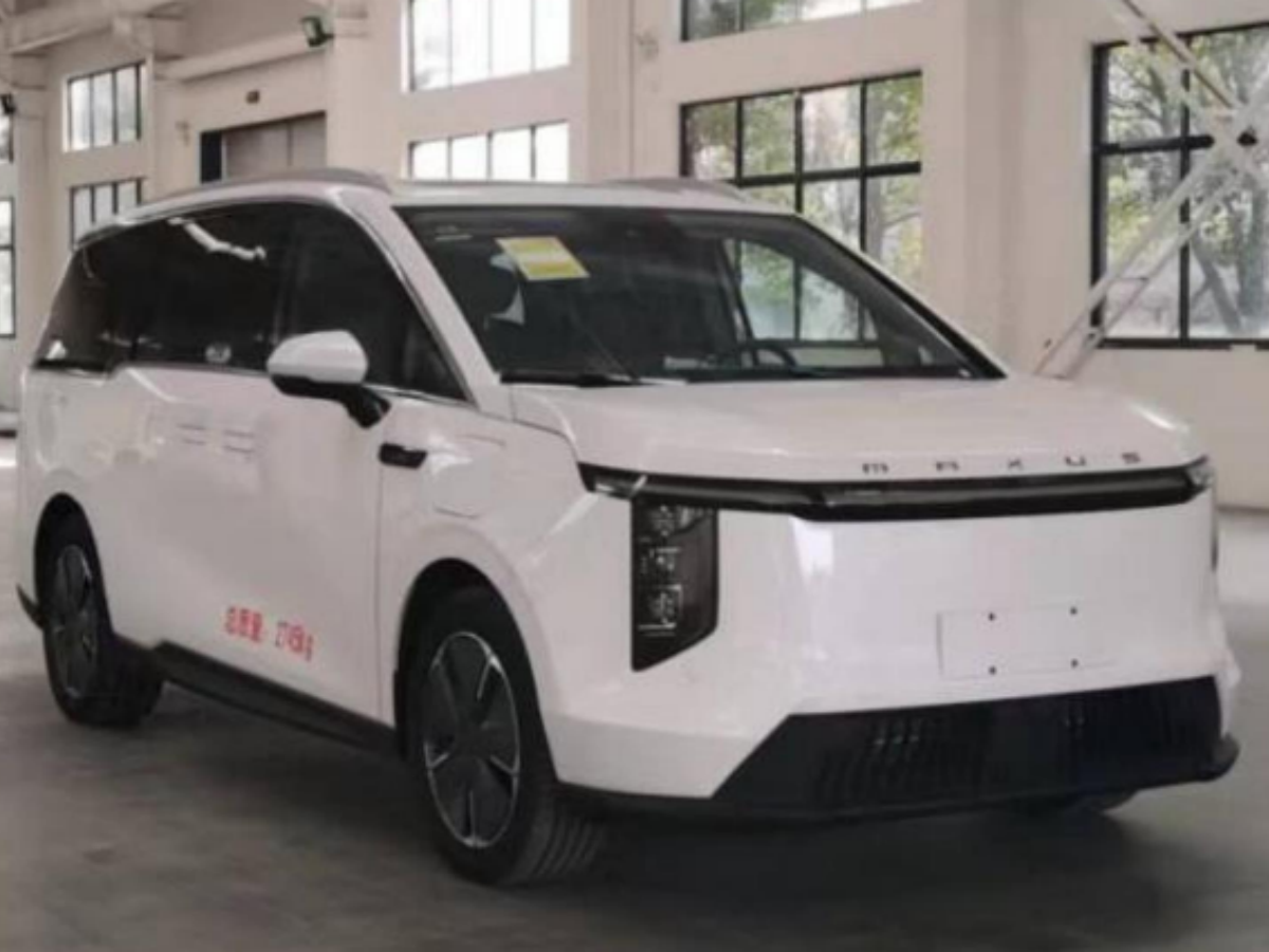 大通纯电动指挥车