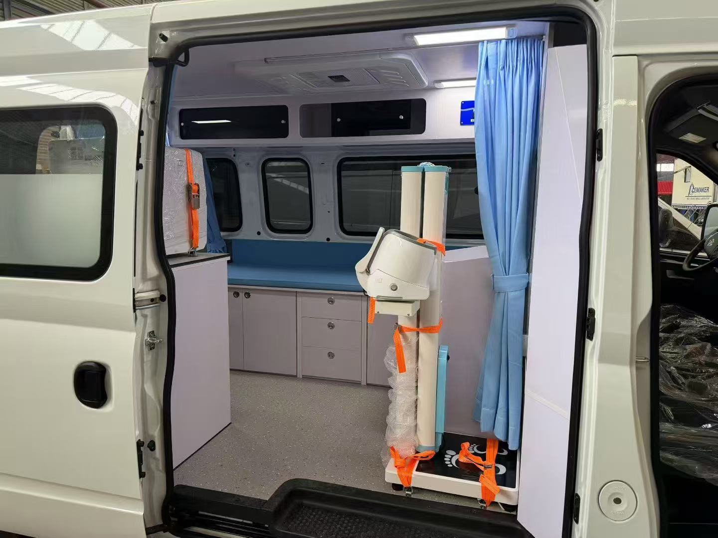 大通V80长轴医疗车